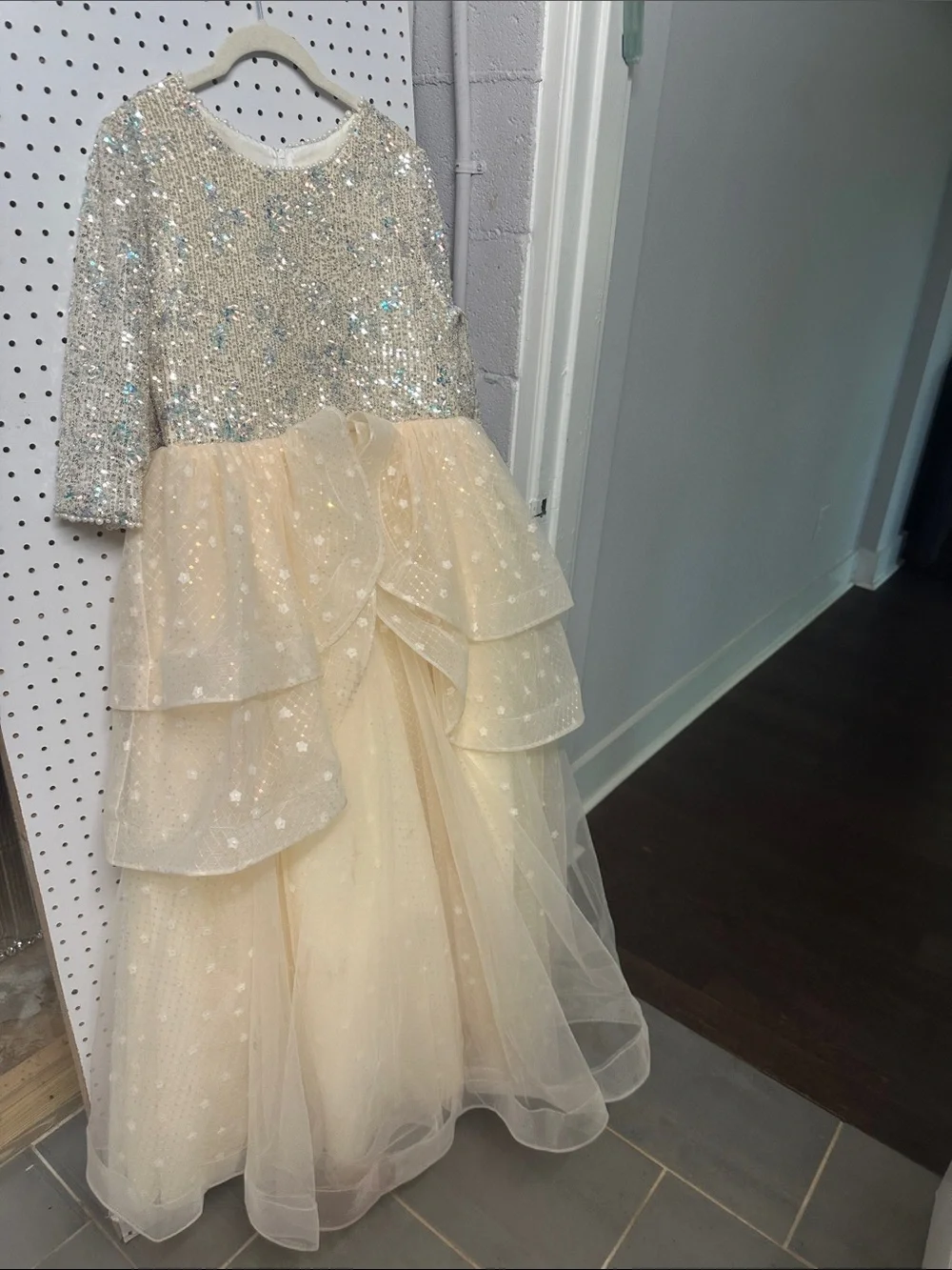 Sequined Bodice Tiered Tulle Girls' Formal Dress in Champagne